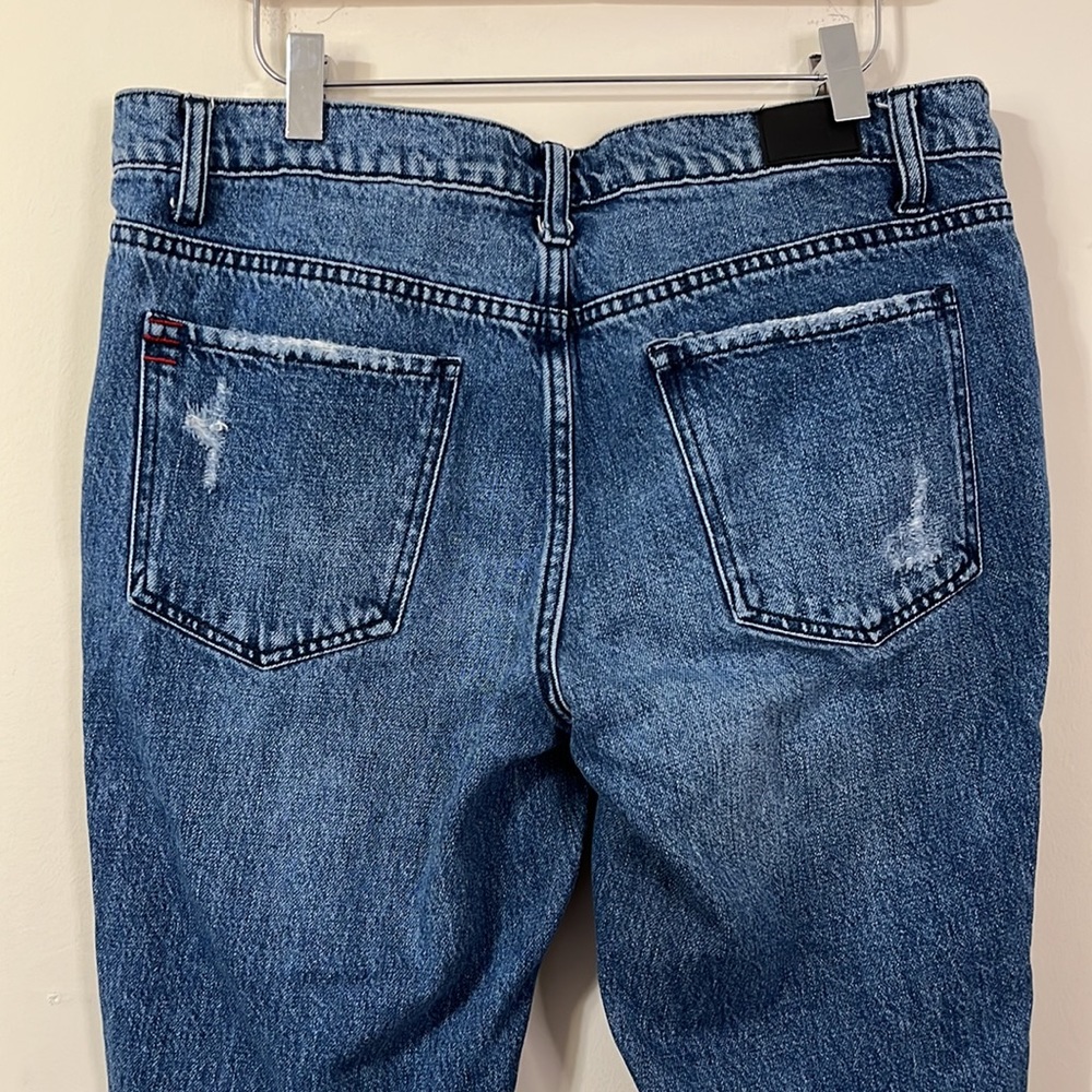 BDG Urban Outfitters Slim Boyfriend Distressed Medium Wash Jeans Size 30 - Picture 5 of 7